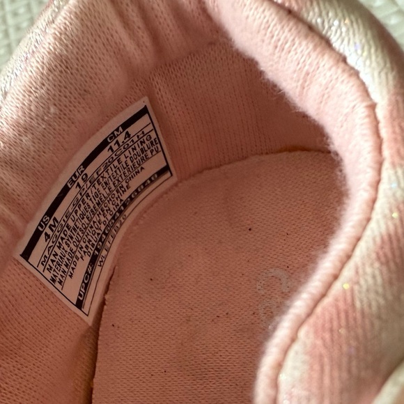 Carter’s|Baby flats sneakers in pastel pink leopard print,size 4•Maryjane strap - Picture 6 of 6